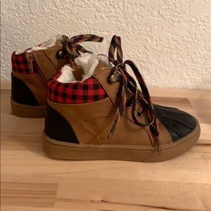 Cat & Jack boys high tops 😍